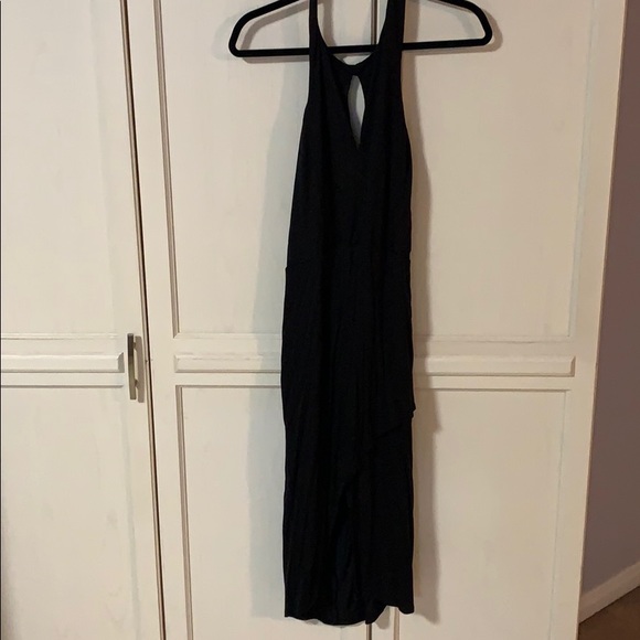 Dresses & Skirts - Black sleeveless dress